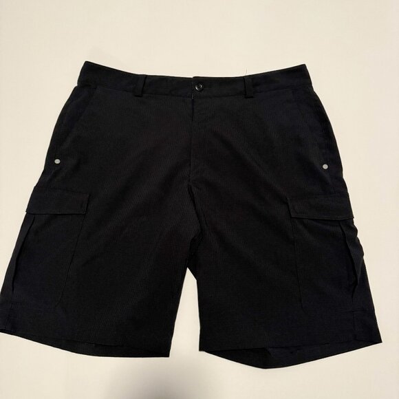 Under Armour Men's Golf Shorts Cargo Black Size 36 10" Inseam - Picture 1 of 6